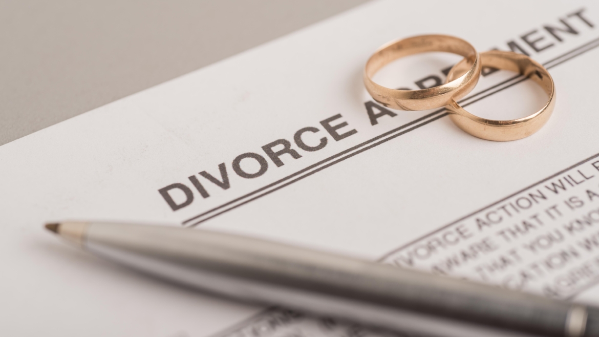 What to Expect in the Early Stages of Divorce